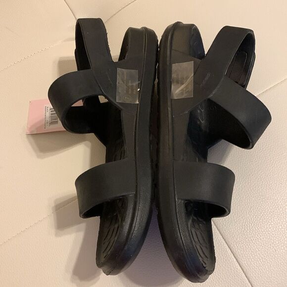 Chinese Laundry Casual size 7 black shoes with Velcro closure - Picture 2 of 8